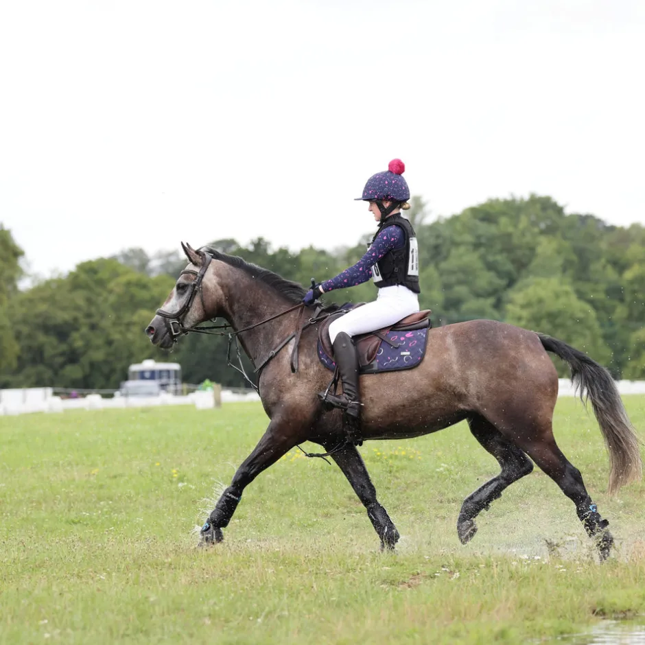 Shires Equestrian Aubrion Hyde Park Saddlecloth - Young Rider