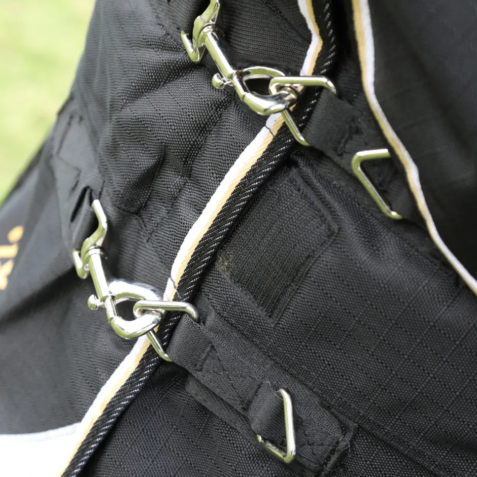 Shires Equestrian Highlander Plus 200 Turnout Rug